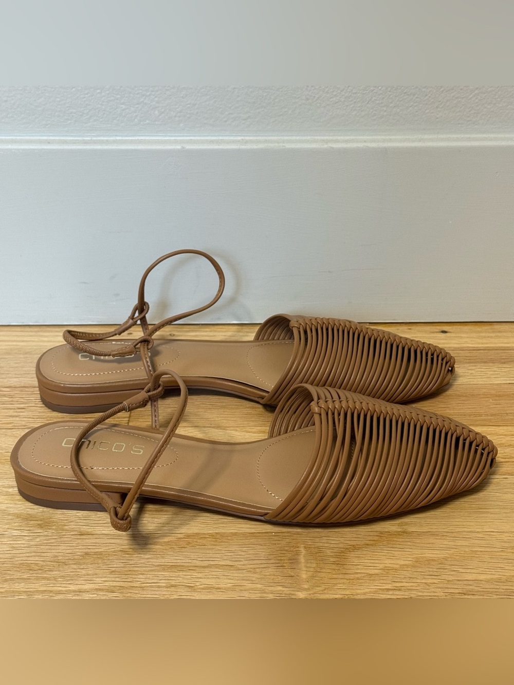 CHICOS WOVEN SLINGBACK SANDAL POINT TOE Tan 9.5 Nude Flat Faux Leather